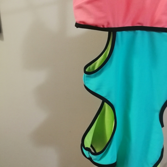 Bathing Suit - One piece - Picture 3 of 5